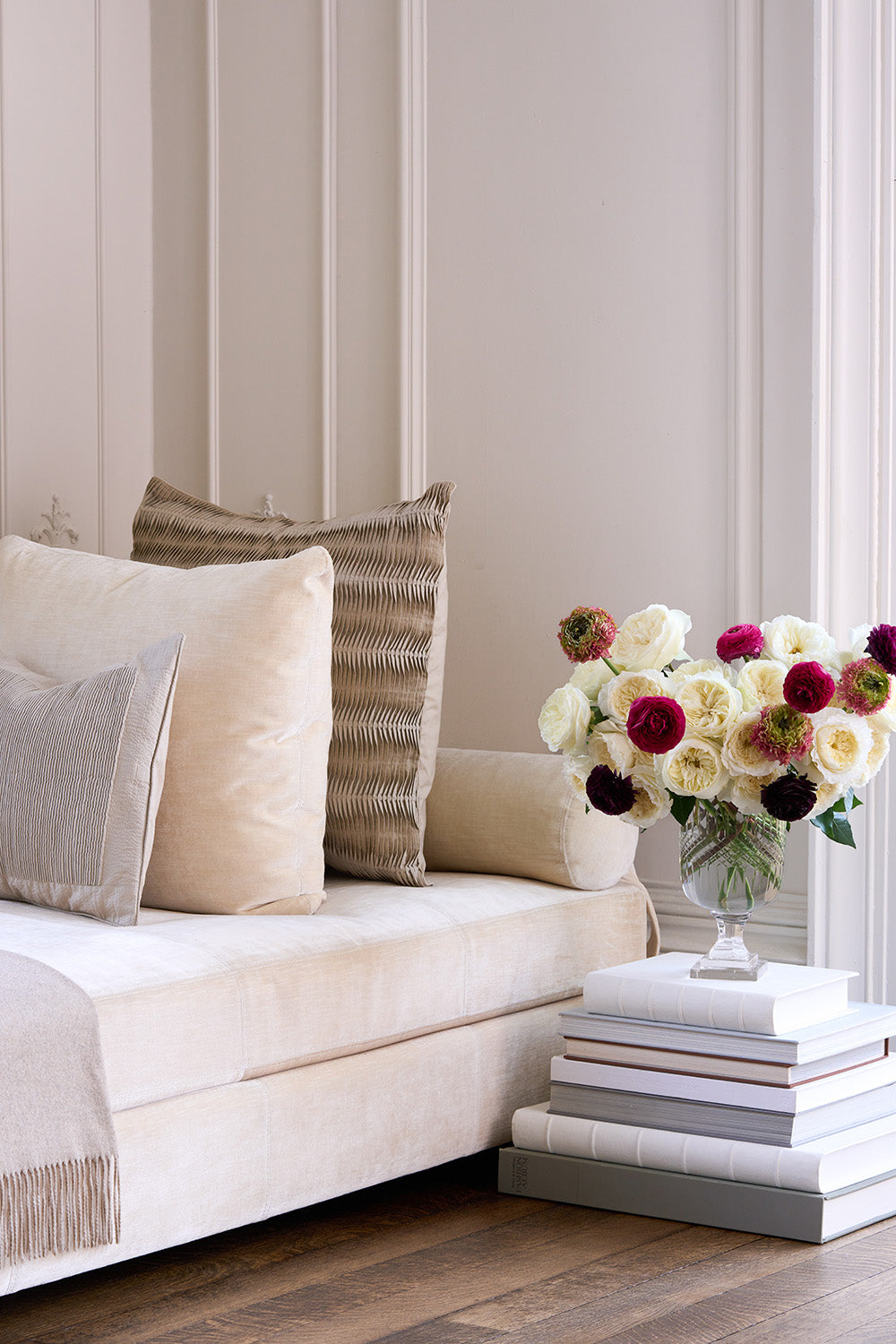 Embossed Crimson Rose Bouquet Arrangement in Vase in Sitting Room