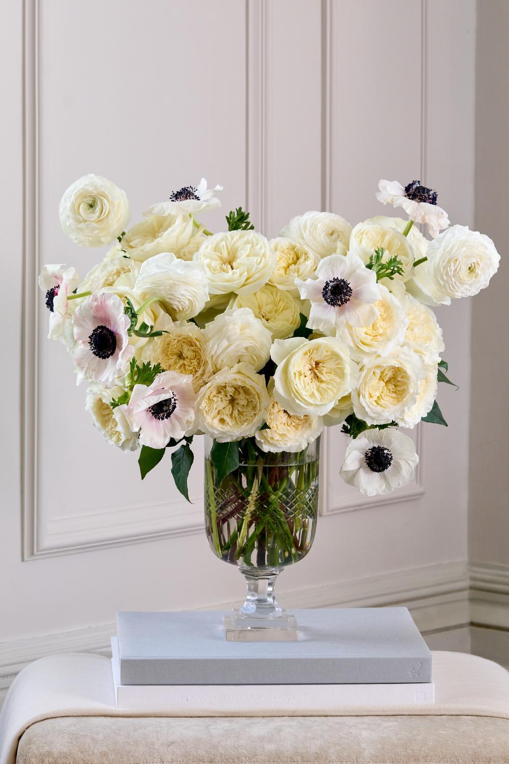 white-festive-rose-bouquets-to-give-and-receive