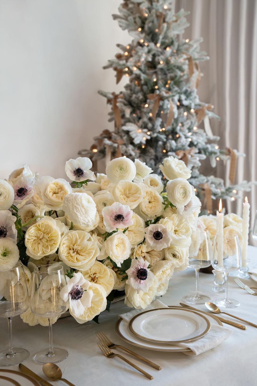 white-festive-rose-bouquets-to-give-and-receive