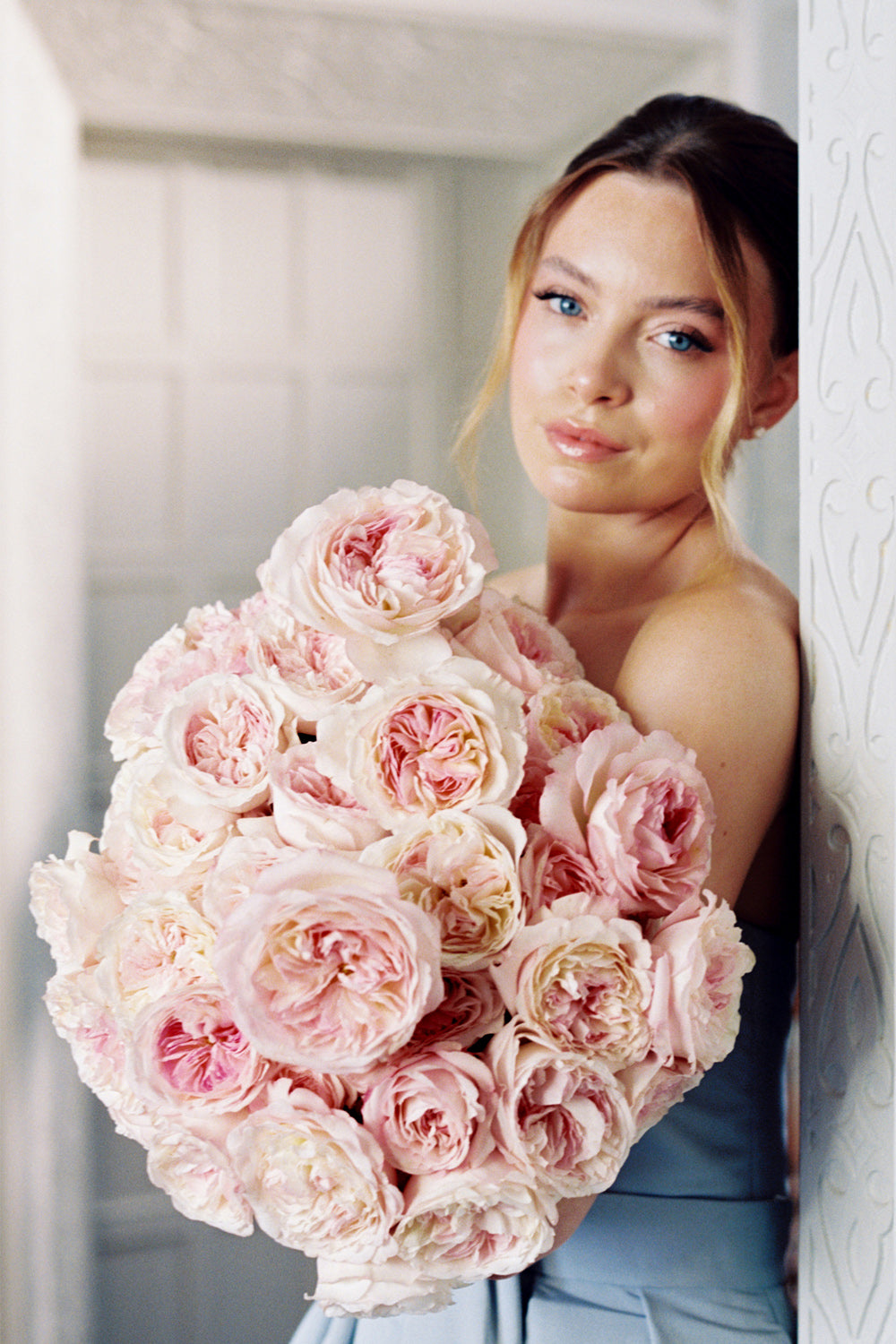 Keira Roses Oversized Bouquet