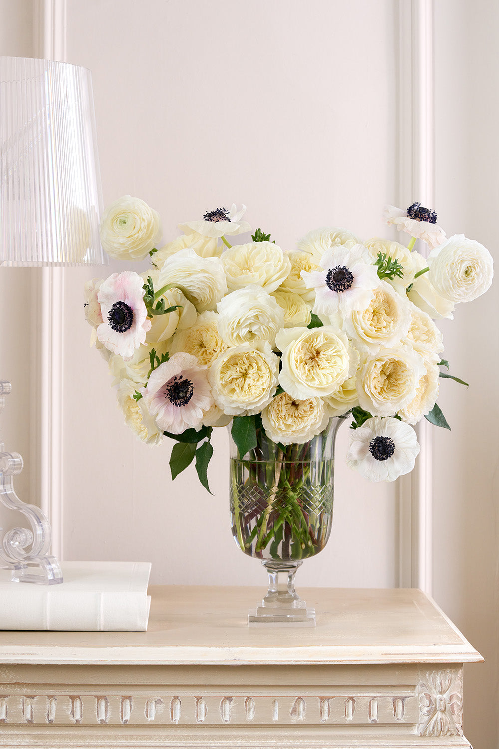 32 Stems Tailored White Rose Bouquet Arrangement in Vase