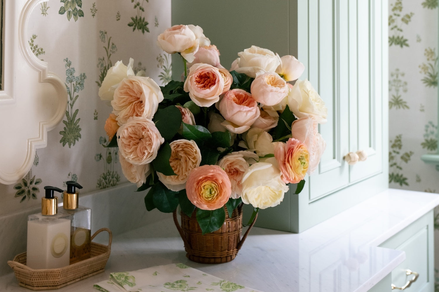 Celebrating Easter with David Austin Rose Bouquets