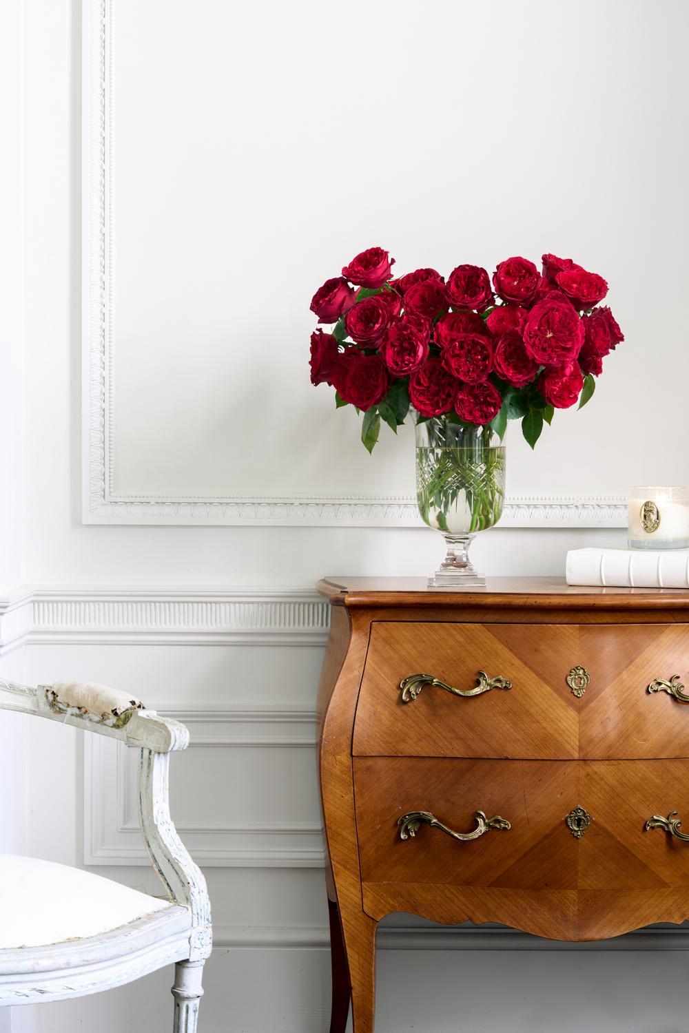 red-festive-rose-bouquets-to-give-and-receive
